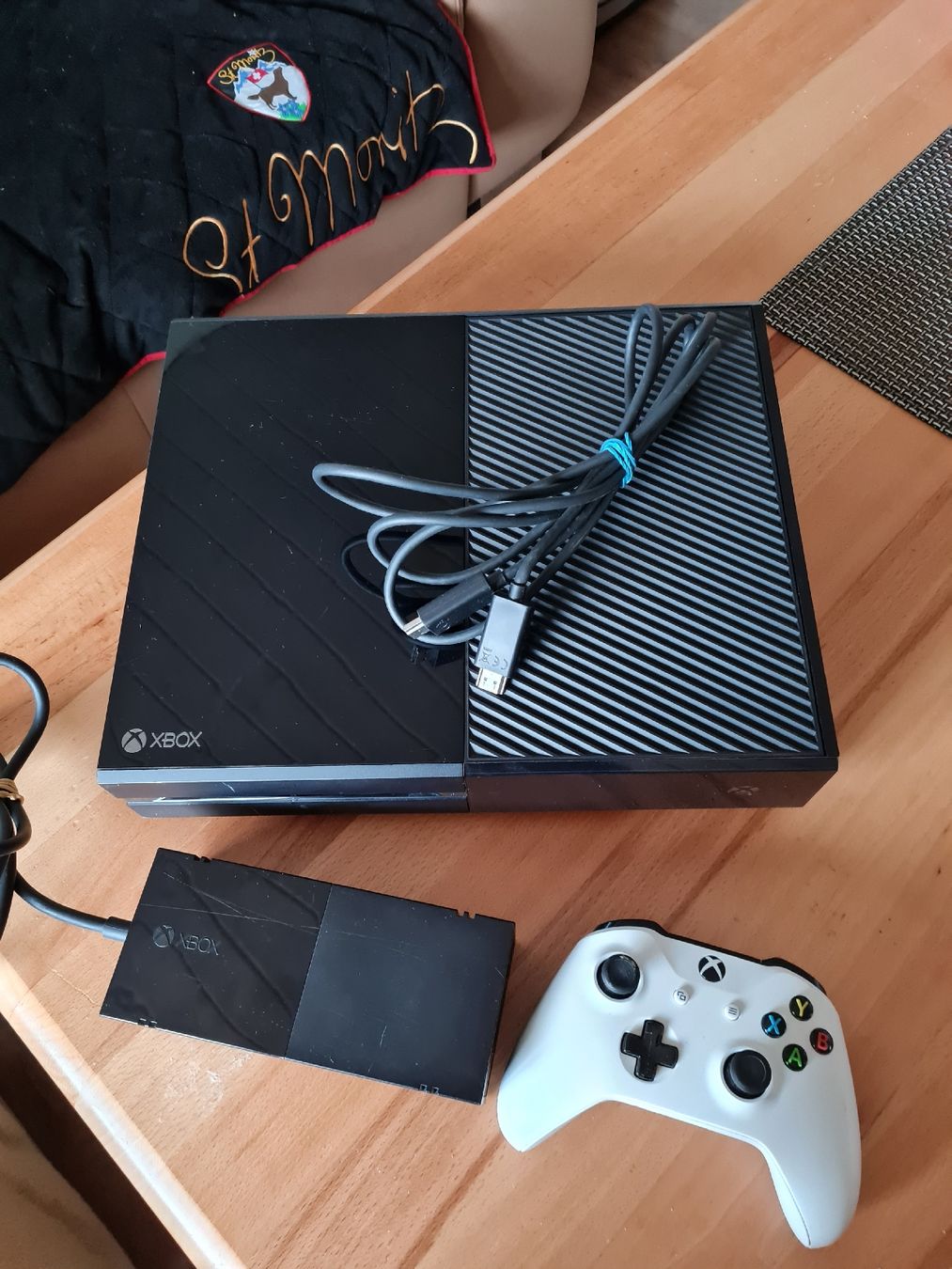 Console: Xbox One - Konsole mit Controller - Top Zustand! – Usato da Münsingen venduto da Cuci31
