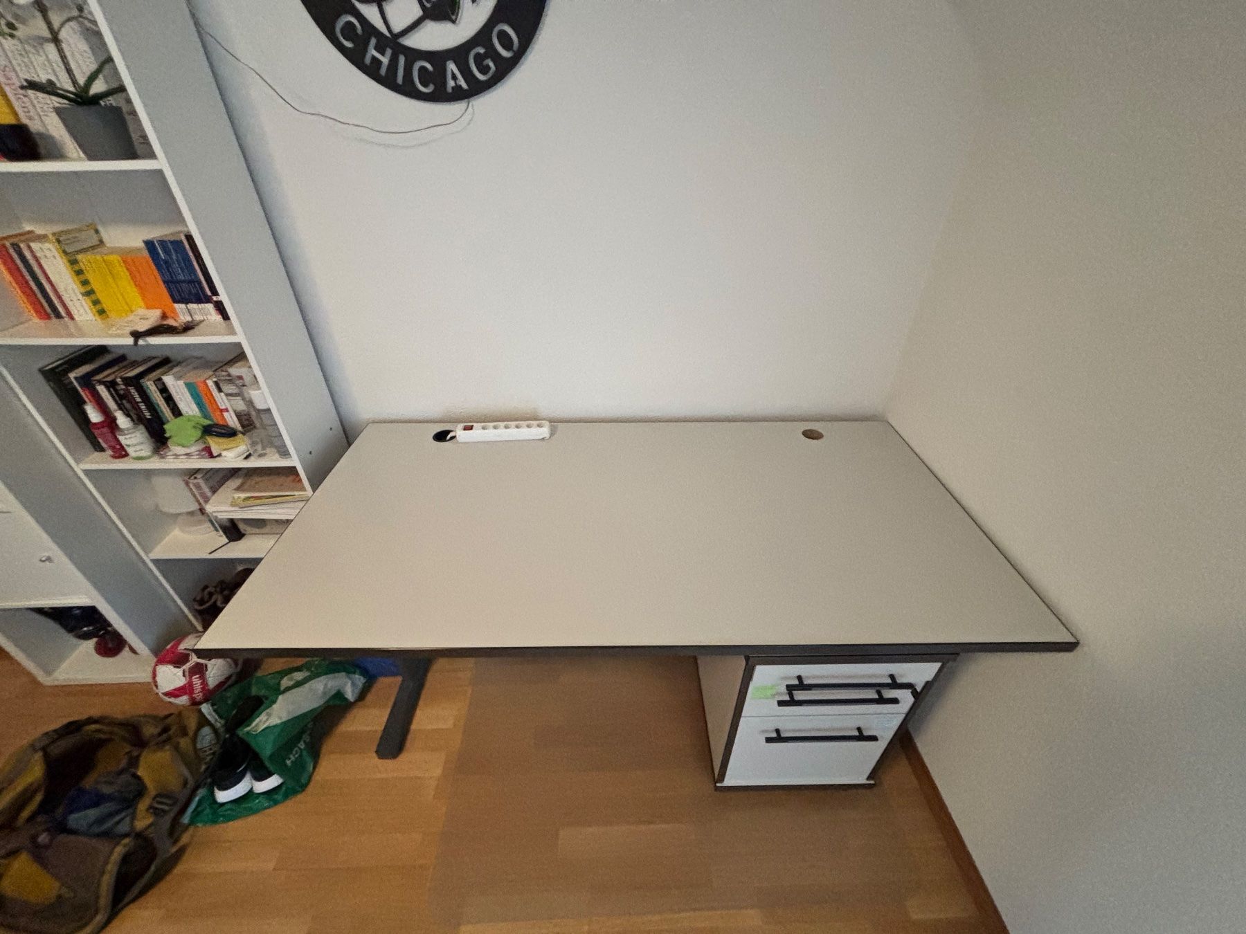 Bureaux: Schreibtisch – D'occasion à Bern par noa_zw58 2