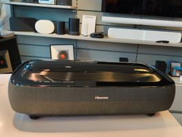 Hisense 100L9G-B12 UHD Laser Beamer inkl. 100 Zoll Leinwand