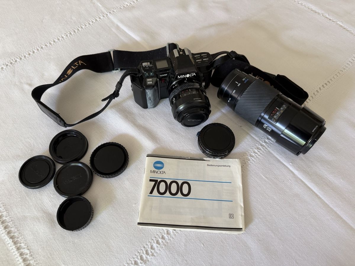 Minolta Fotocamera: Minolta 7000  mit 2 zusätzlichen Objektiven – Usato da Wettingen venduto da Mat5430