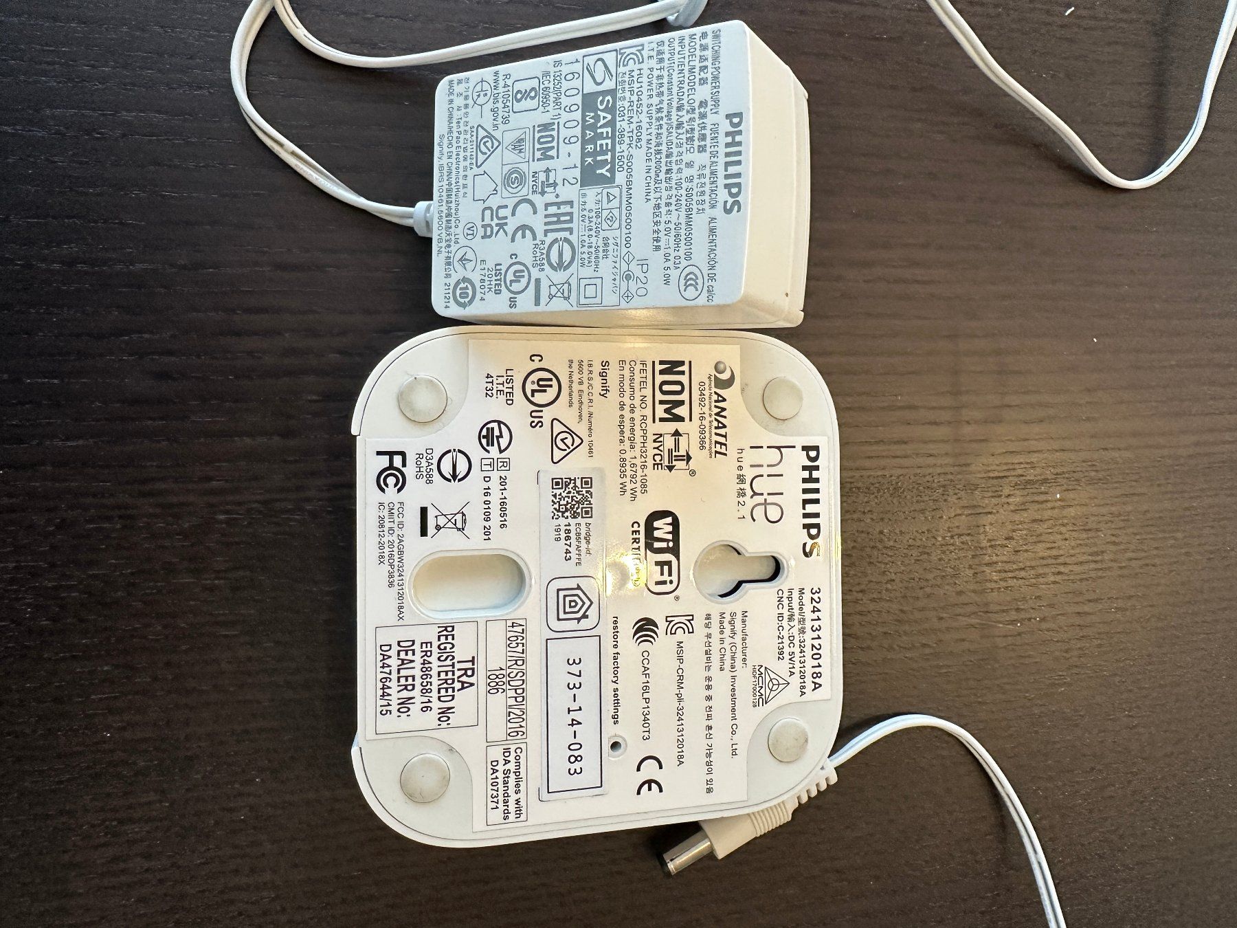 Philips Hubs & Switches: Philips Hue Bridge v2.1 - Smart Home – Gebraucht aus Winterthur von Rosi2048 1