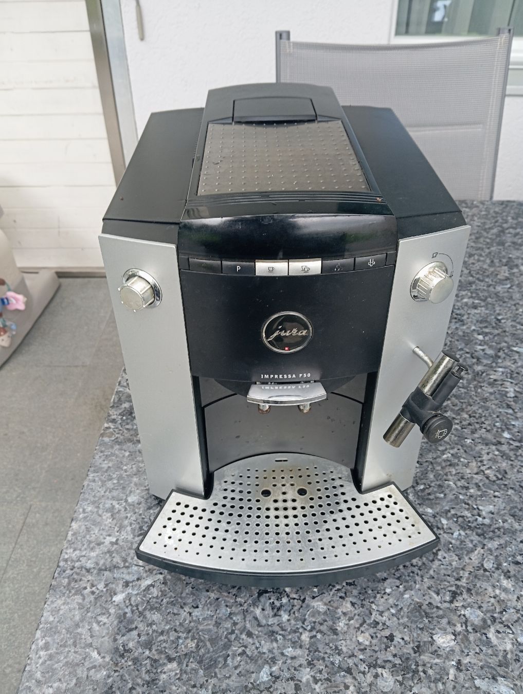 Jura Macchine per caffè & Macchine per espresso: Jura Impressa F50 – Difettoso da Lostorf venduto da Jalbi