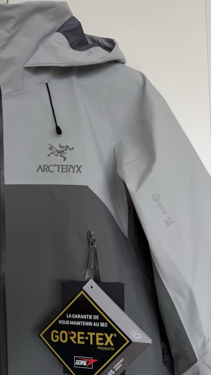 Arcteryx Vestes: Arcteryx Beta AR Jacke Grösse L – Neuf avec emballage d'origine à Niederwil SG par SuisseArchive 1