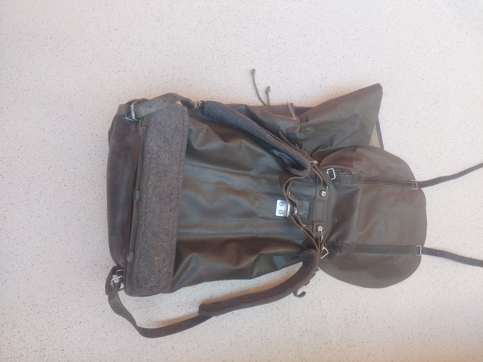 Zaini: Militär - Rucksack – Usato da Zürich venduto da makimakimak 2
