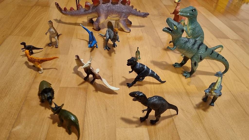 Giocattoli: Mehrere Dinos – Usato da Ehrendingen venduto da NSX-RR 1