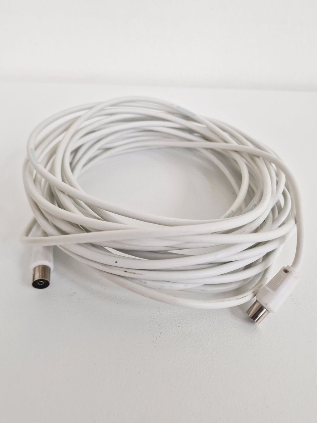 Kabel: Fernseher Antennen Kabel 10m Weiss – Gebraucht aus Hallau von CHACLA