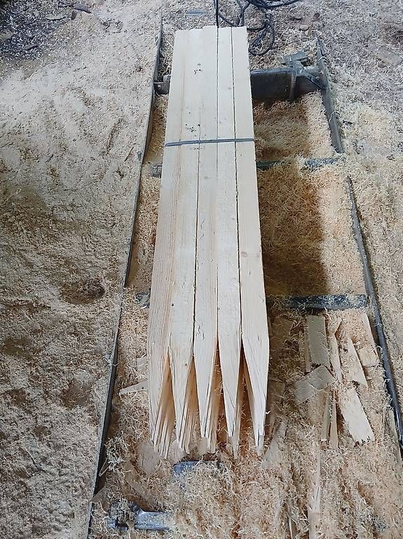 Recinzioni: Pfähle sägeroh für Garten oder Landwirtschaft – Nuovo e nell'imballaggio originale da Willisau venduto da wood1988