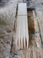 Pfähle sägeroh für Garten oder Landwirtschaft