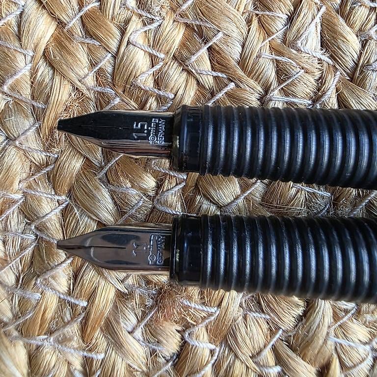 Stifte & Marker: Rotring ArtPen Calligraphy Set, excellent état  – Gebraucht aus Orbe von Adaline.64 3