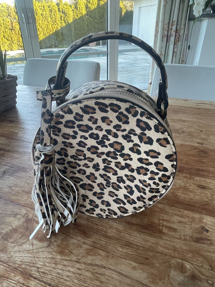Borse da donna: Runde Damen Handtasche Leopard Look Fransen – Usato da Kilchberg ZH venduto da wolken03 1