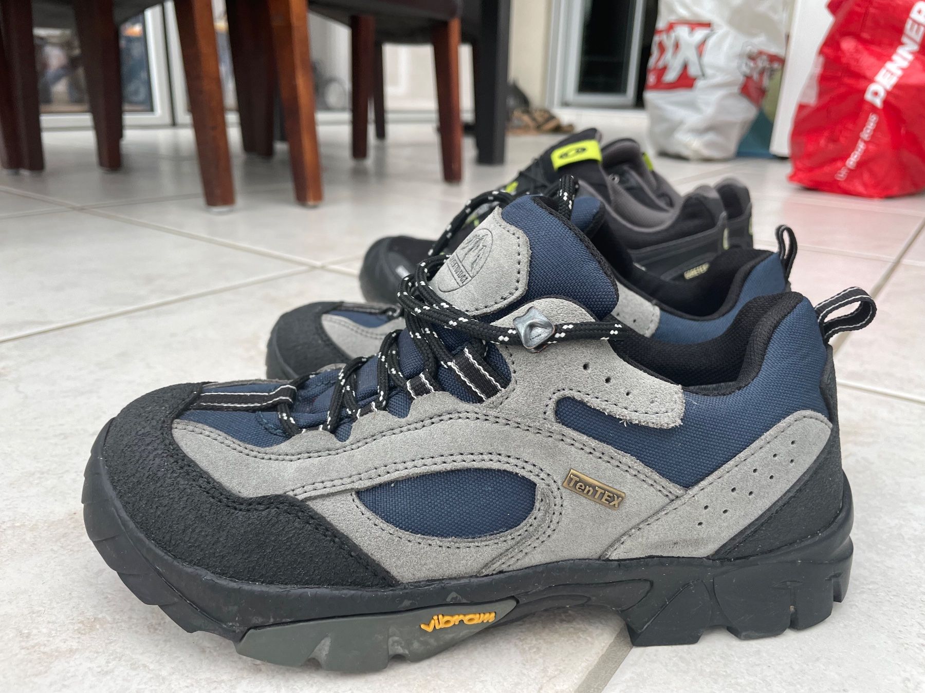 Salomon Herrenschuhe: Gut erhaltene Sport-Wanderschuhe – Gebraucht aus Wetzikon ZH von PortnerHans 2