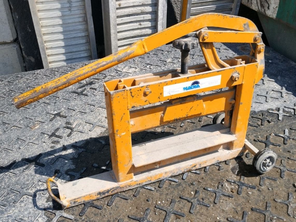 Sonstige Gartengeräte: Steinknacker/ Steinspalter – Defekt aus Widnau von