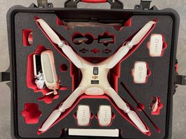 DJI Phantom 4 Pro + V2.0 Drohne m. 20MP/4K m. RC + Koffer