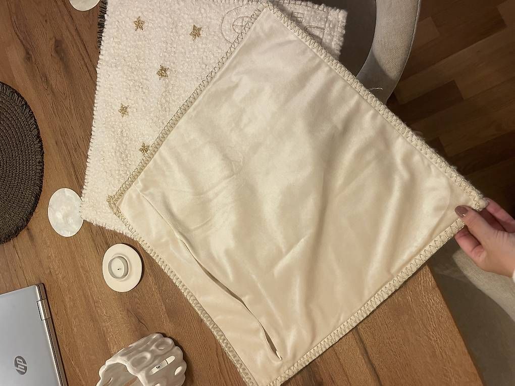 Cuscini: 2x Kissenhüllen 45x45cm weiss/gold – Nuovo (secondo la descrizione) da Meilen venduto da SabrinaK1992 4