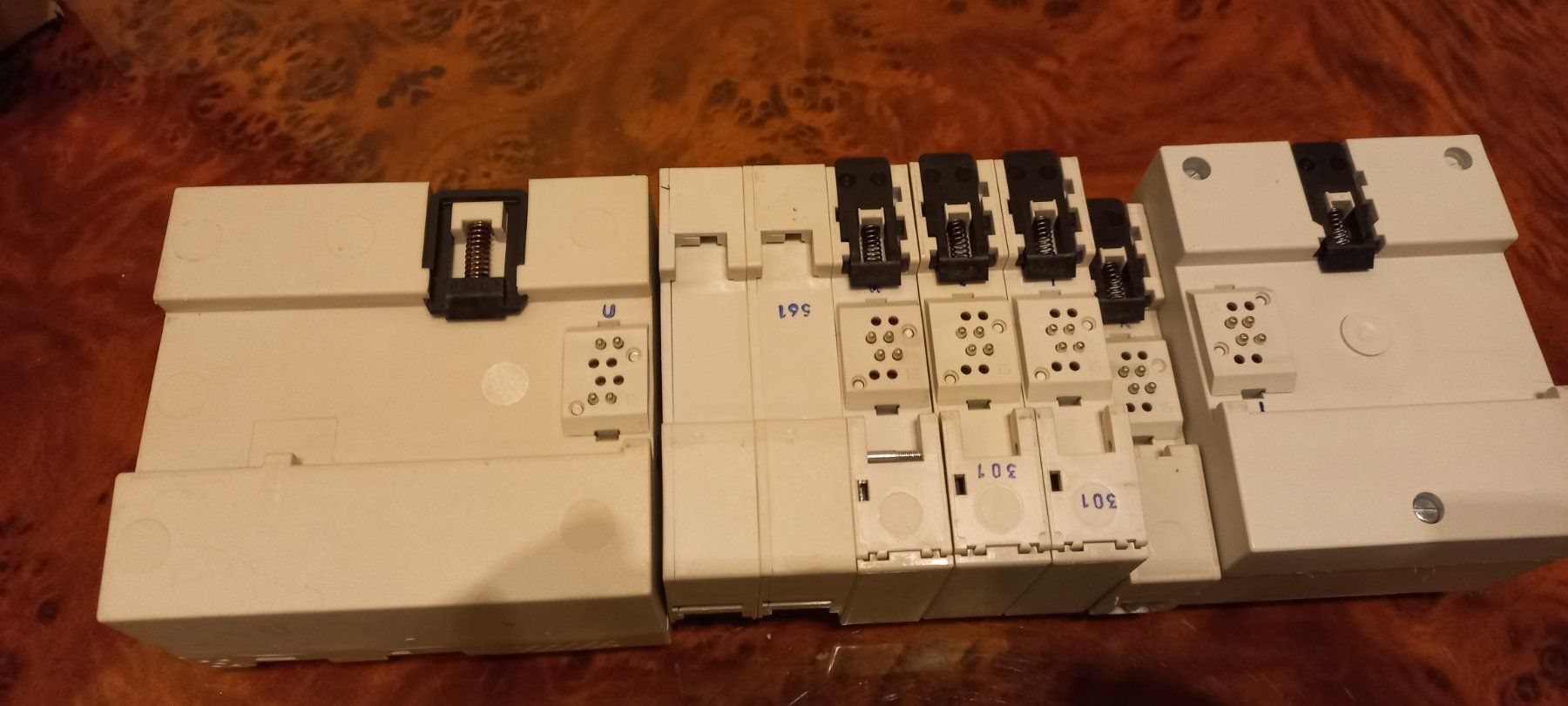 Siemens Componenti elettronici: KNX EiB Siemens – Usato da Bofflens venduto da Ptitphilou 1