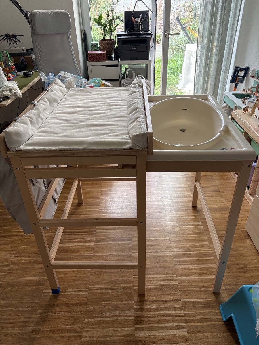 Tables à langer & accessoires: Changing table with built-in bath – D'occasion à Zürich par Valvolina13 1