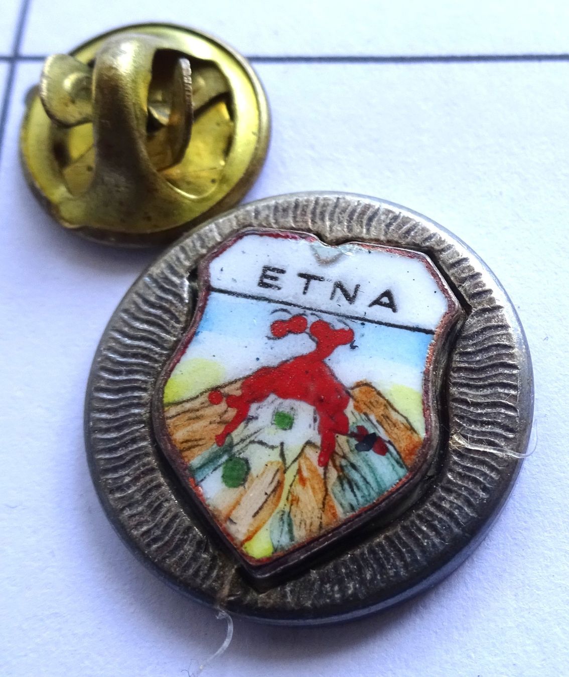 Placchette & Badge: Pin ETNA  Vulkan Sizilien – Usato da Utzenstorf venduto da BUtter81