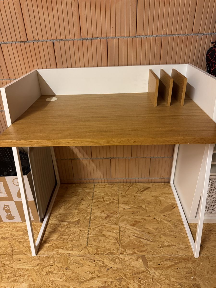 Schreibtische: Schreibtisch  – Gebraucht aus Wynau von longvalley01