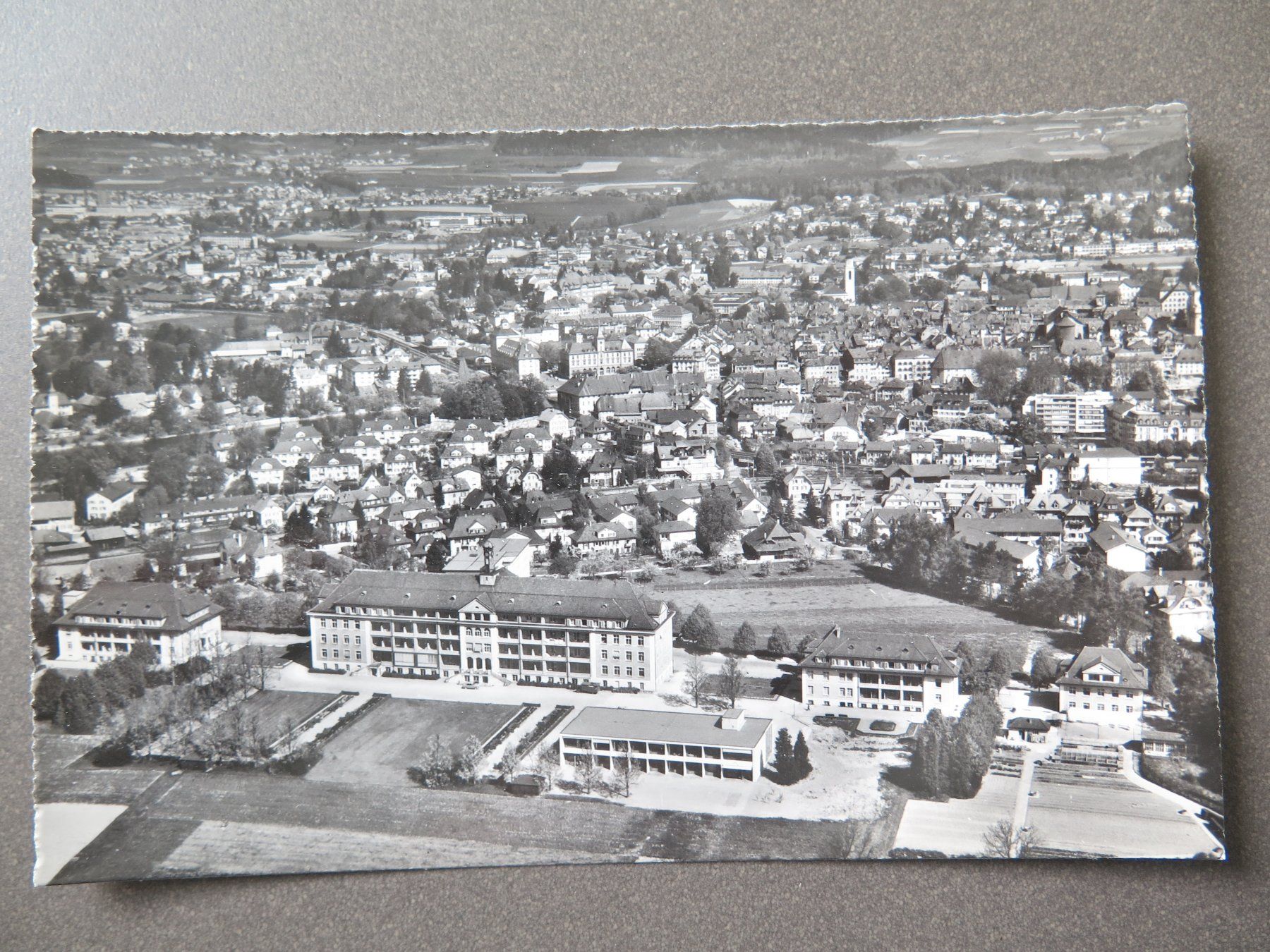 Cartoline postali: SOLOTHURN - BÜRGERSPITAL IM VORDERGRUND – Usato da Wittenbach venduto da lipasal
