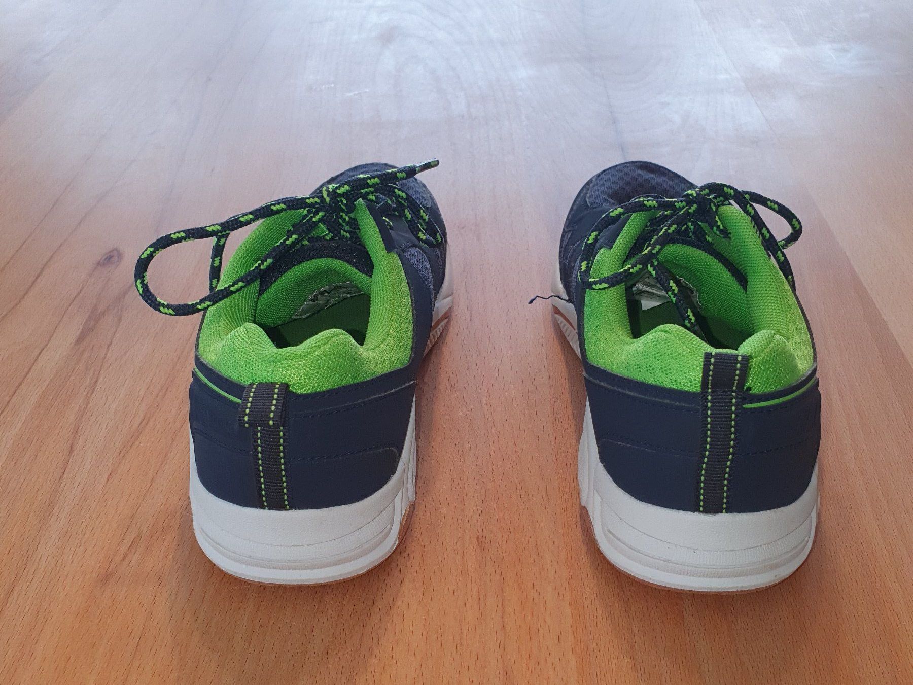 Fila Scarpe per ragazzi: Hallenschuhe v. Fila, Gr. 37 – Usato da Bilten venduto da pelanov 2