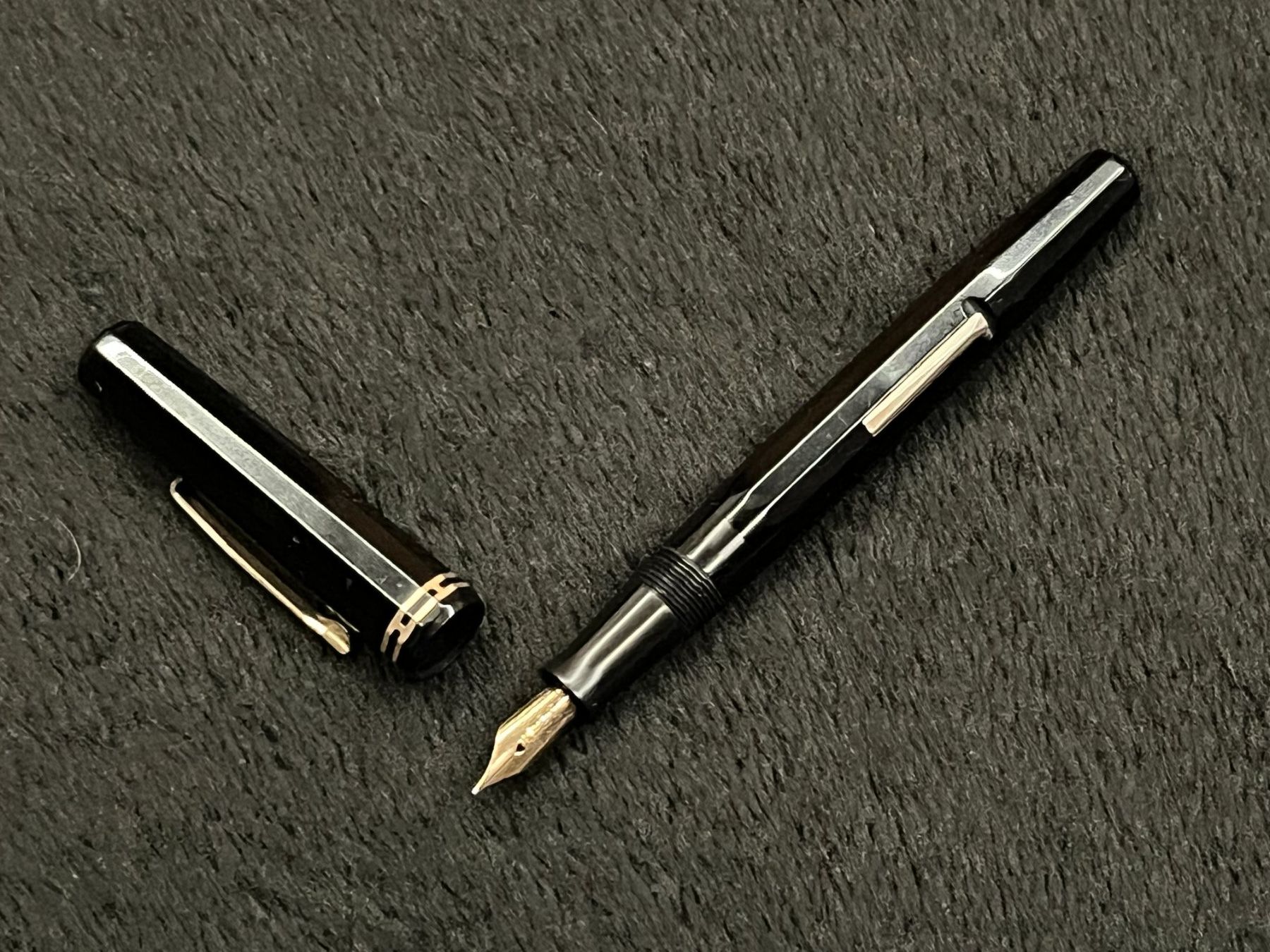 Penna & Evidenziatori: Fülli Gold 585 – Usato da Bettwiesen venduto da wicking27