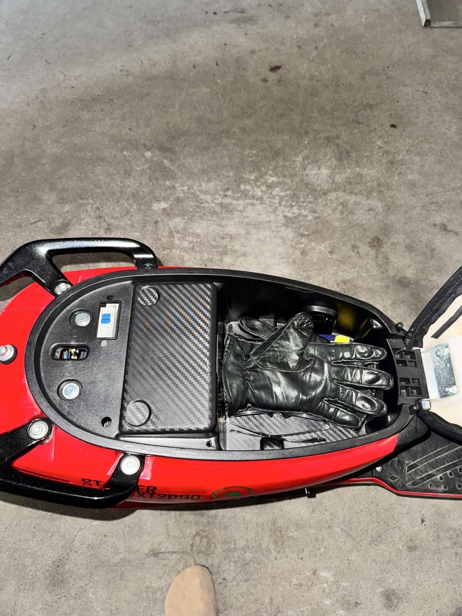 Scooters: BLU:S Stalker XT2000 E-Roller | 45km/h | 2000W – D'occasion à Oberburg par Diyi 7