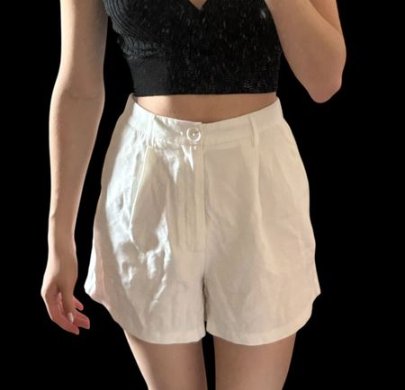 Stradivarius Shorts weiss Grösse 36 neuwertig