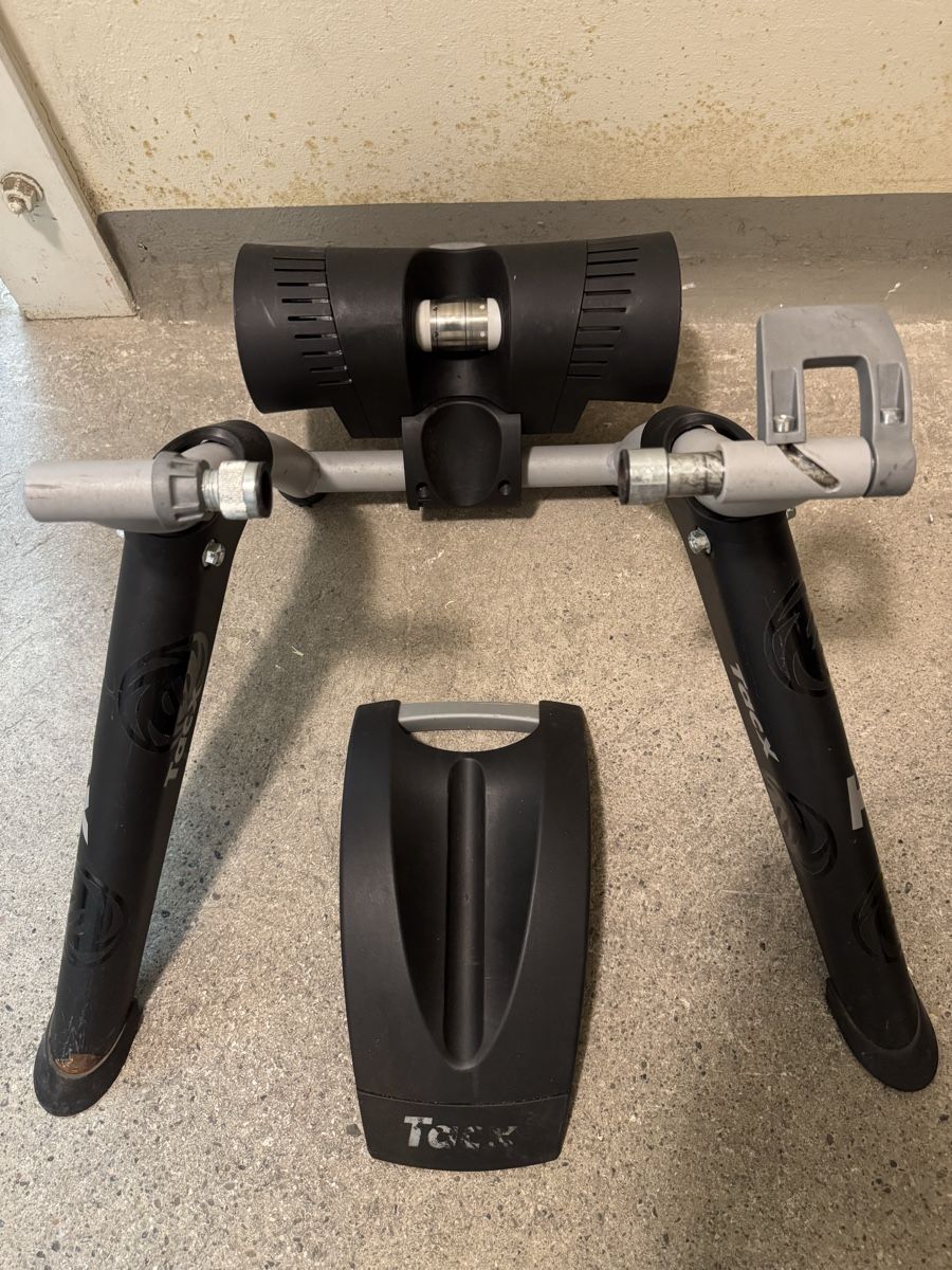 Tacx Hometrainer: Tacx Bushido Smart Rolle – Usato da Rüti ZH venduto da fmb_p6zb 4
