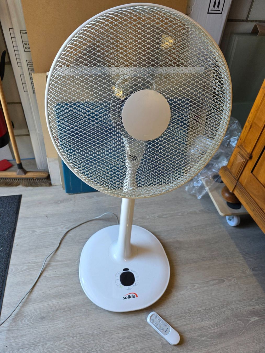 Ventilatori: neuwertiger Stand Ventilator Solida IFan 14 – Nuovo (secondo la descrizione) da Walterswil BE venduto da Lonitti 2