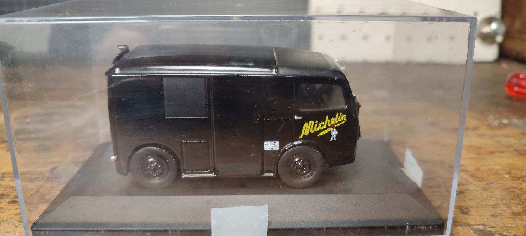 Modellini d'auto: Wundeschönes Modellauto mit Michelin Werbung – Usato da Gelterkinden venduto da MYSTOREFORYOU4460 2