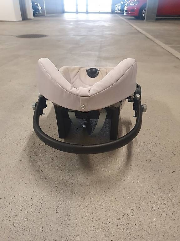 Seggiolini per auto: Ovetto Chicco – Usato da Balerna venduto da Luca1234 2