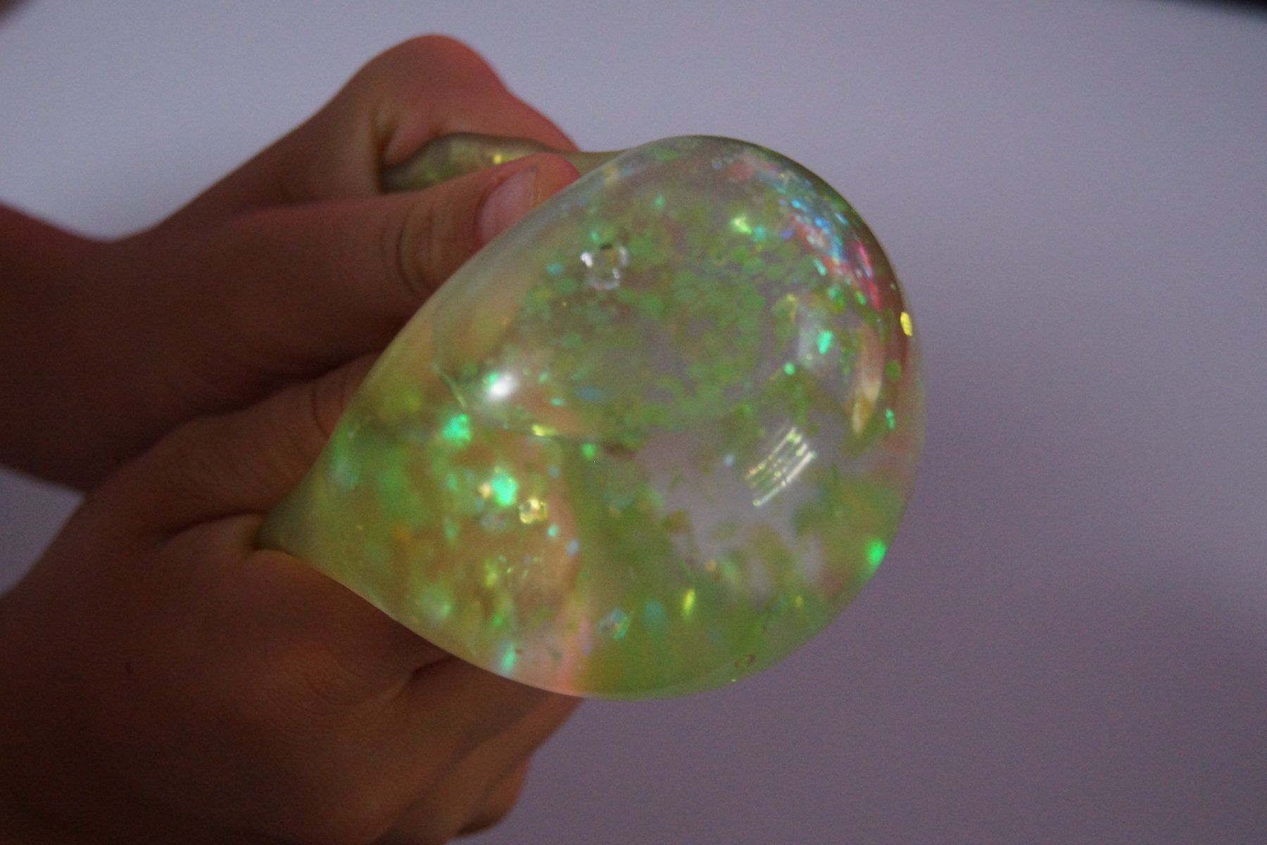 Spielzeuge: Squishi Glitzer Dumpling – Gebraucht aus Utzenstorf von mat_2f8l 3