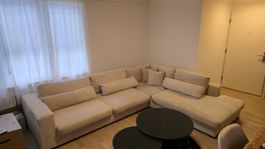 Elegantes Ecksofa in Creme/Ecru, knapp 1 Jahr alt-neuwertig