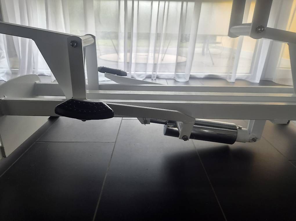 Sedie a sdraio: Hydraulische Massageliege – Usato da Bassersdorf venduto da dam_6g7w 3