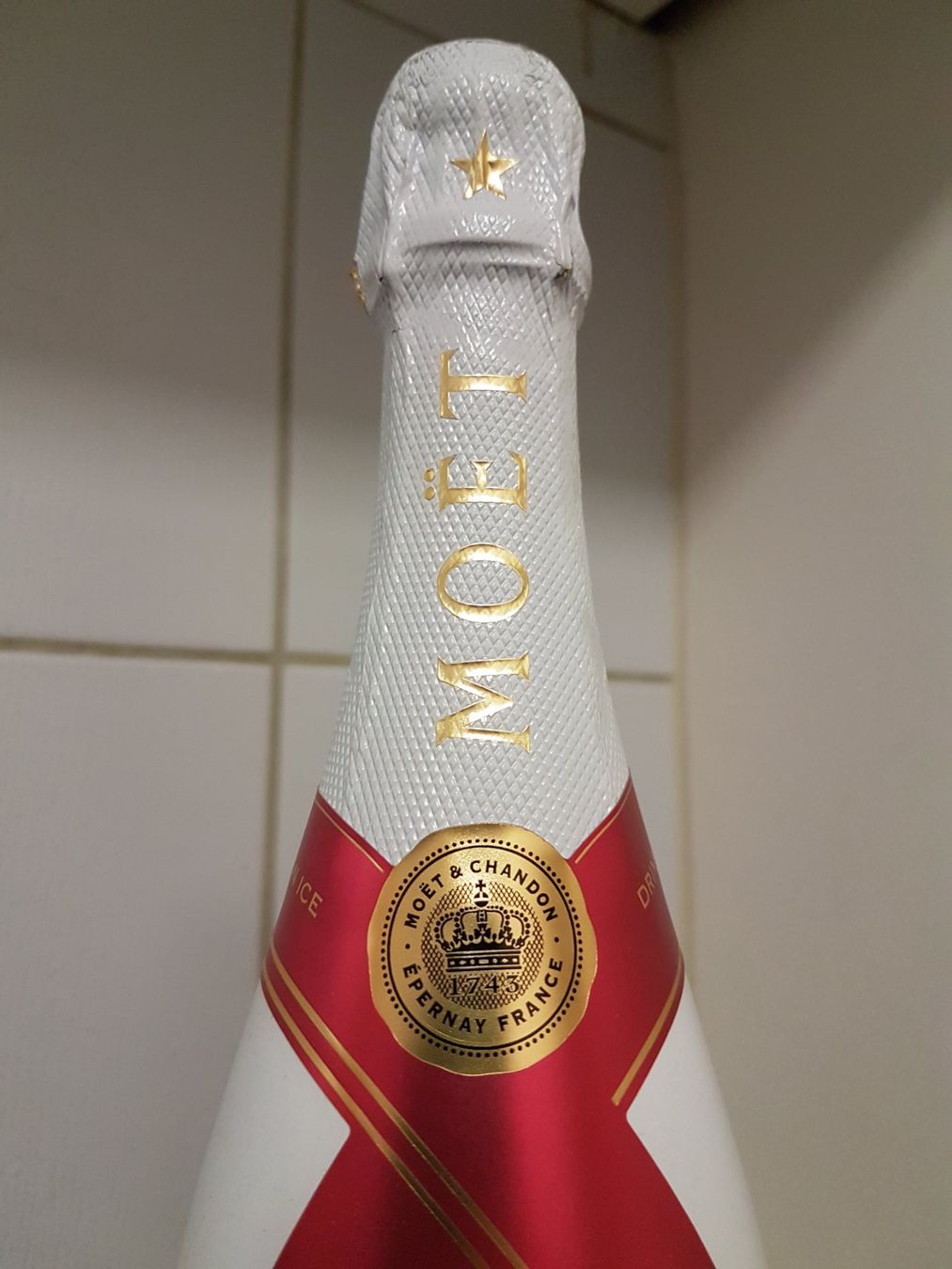 Wein: Champagne Moët & Chandon   lce Impérial Rosé – Neu (gemäss Beschreibung) aus Grenchen von poggione 6