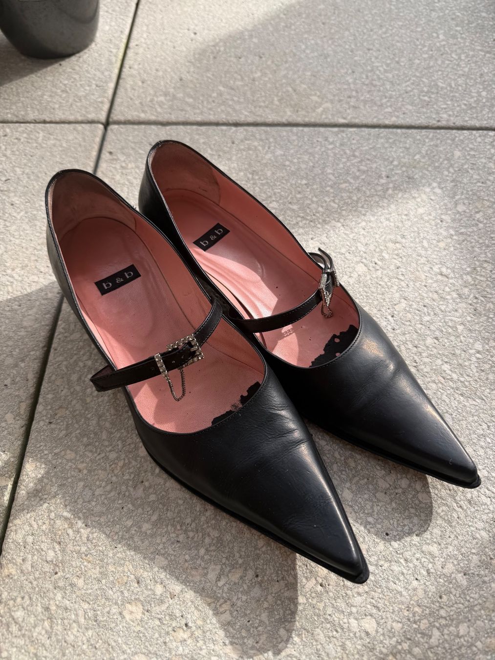 Scarpe da donna: b&b Riemchen-Pumps Leder schwarz Gr. 39 – Usato da Brütten venduto da Rod816 2