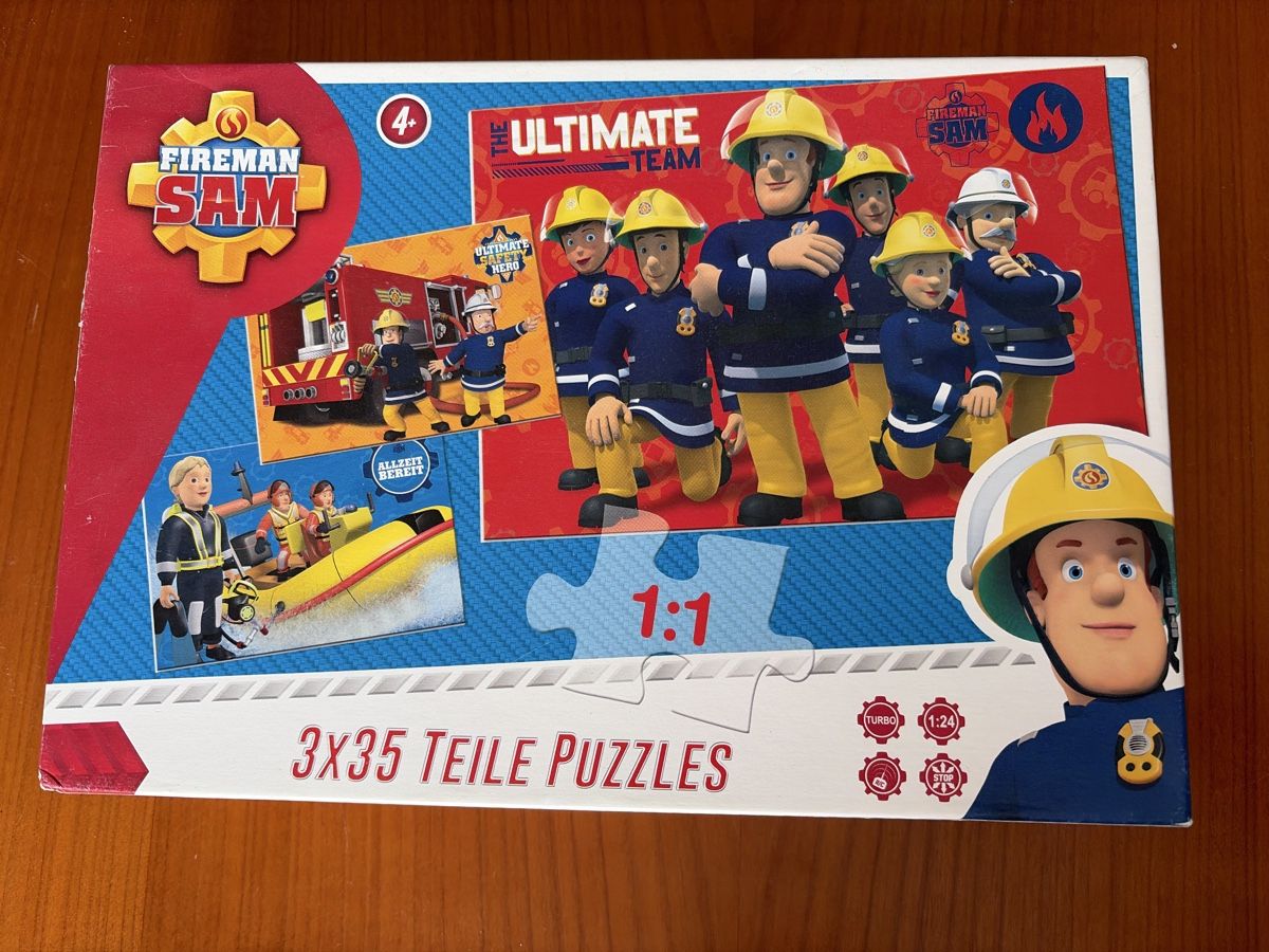 Puzzle: Feuerwehrmann Sam Puzzle Set -3 a 35 Teile – Usato da Zollikerberg venduto da kajschi