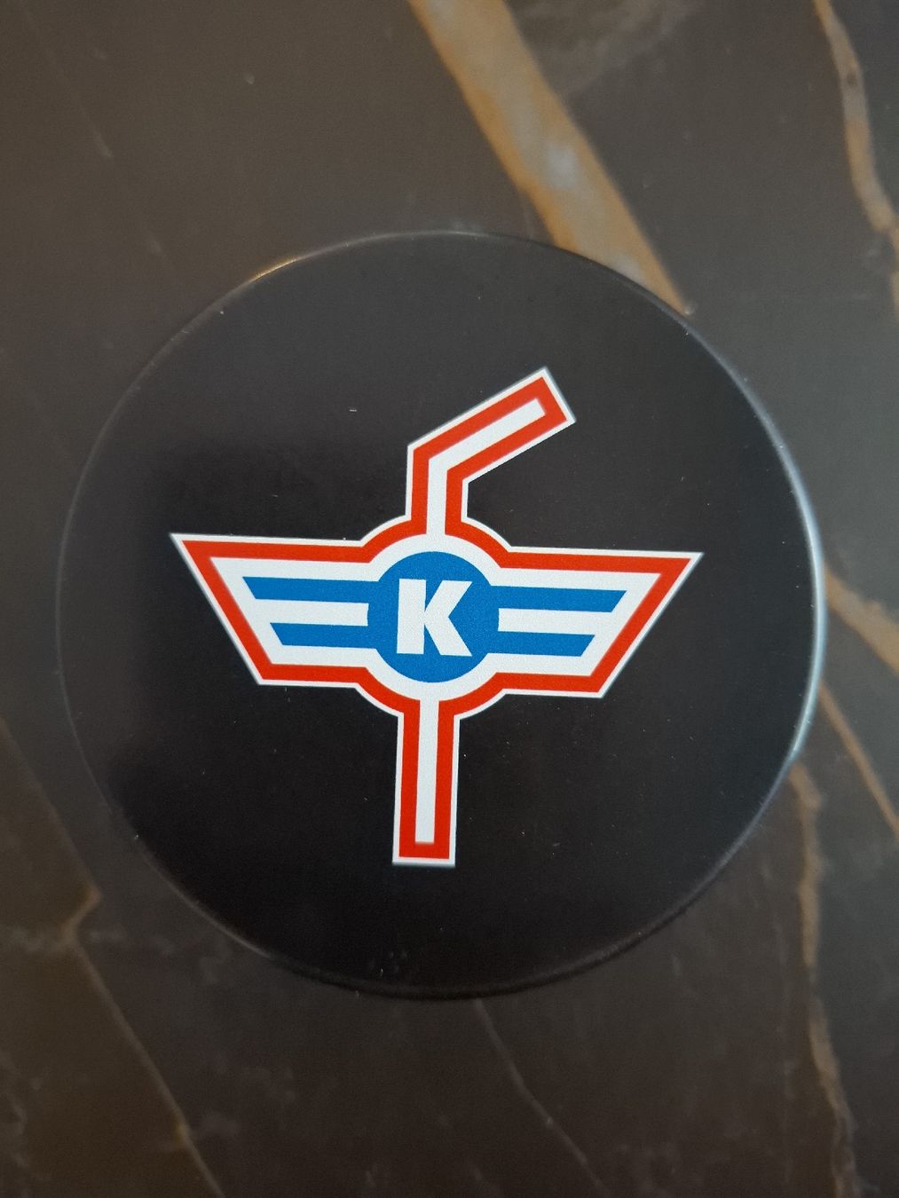 Alle Dekorationen: Kloten Puck Burgerking – Neu und originalverpackt aus Rüti von Zarok