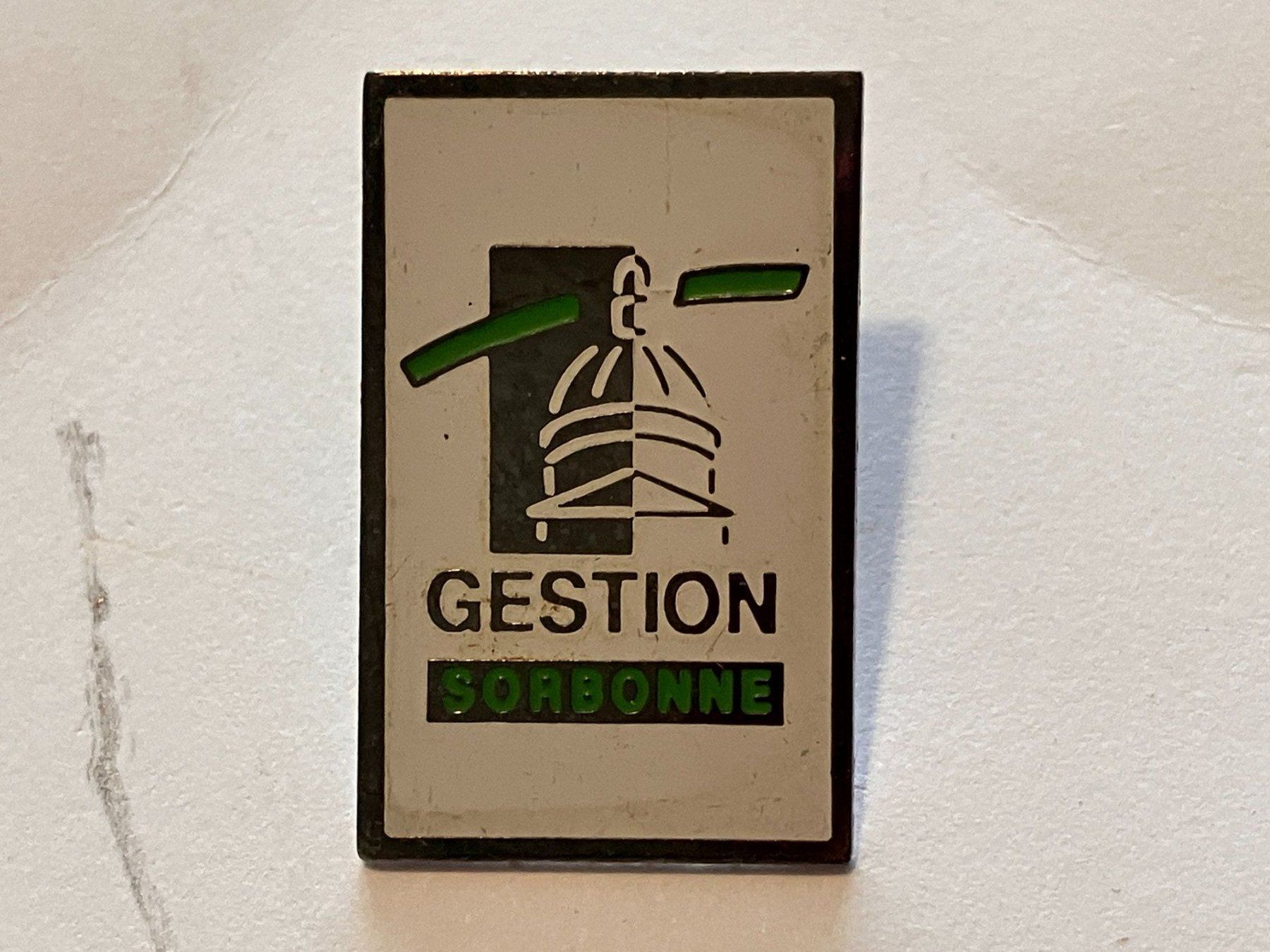 Plaketten & Abzeichen: 1 Pin Gestion Sorbonne – Gebraucht aus Basel von djwwpp