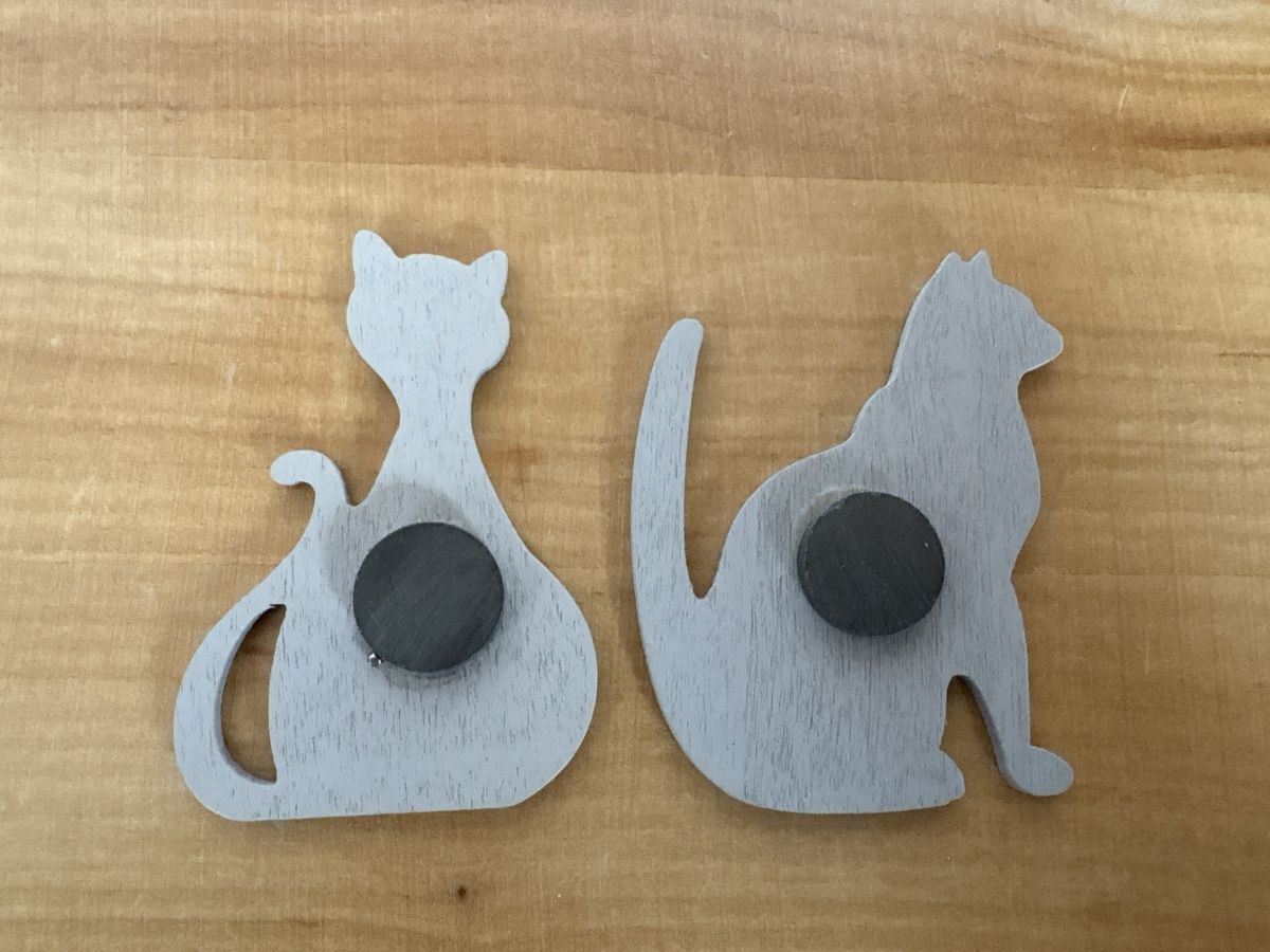 Calamite: Magnet aus Holz mit Katzen Form – Nuovo (secondo la descrizione) da Rümlang venduto da SchumBru10 1