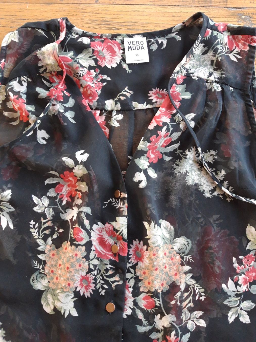 Vero Moda Tops: Bluse Top Vero Moda Blumen Floral ärmellos Boho – Gebraucht aus Feuerthalen von tanatha_st 2