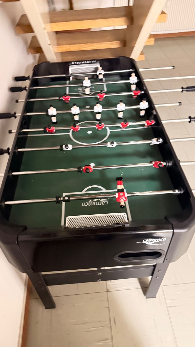 Giochi: Tischfussball Kicker schwarz gebraucht – Usato da Allschwil venduto da jth_yw98 2