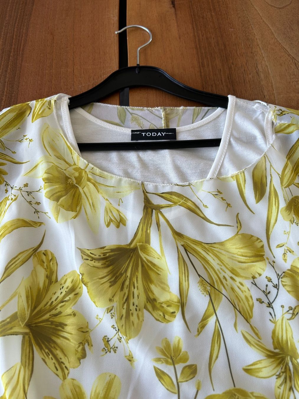 Camicette: TODAY Sommer-Bluse, Gr. M mit Blumenmuster, neuwertig – Usato da Schötz venduto da chousan 1