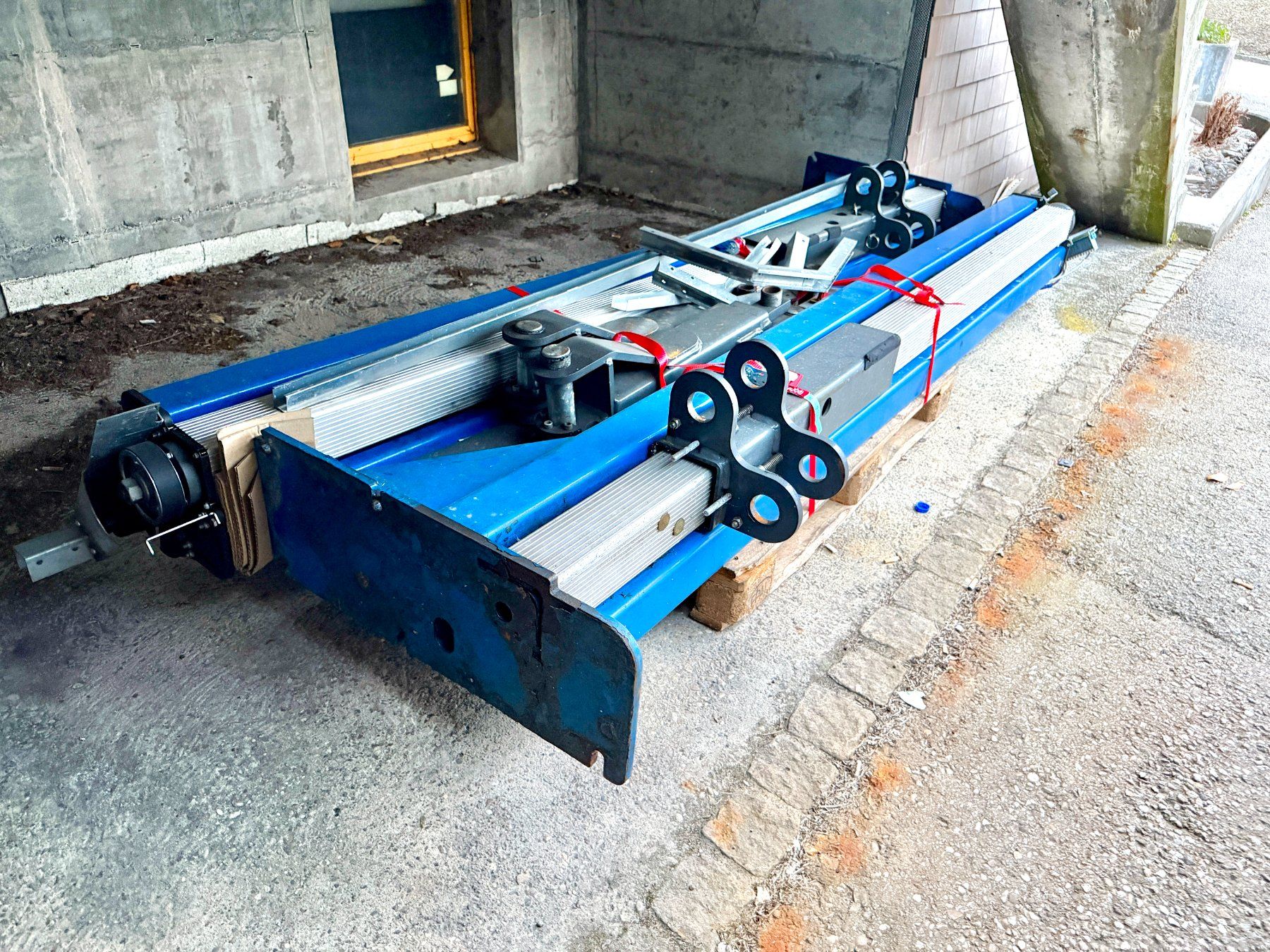 MAHA 2-Säulen Hebebühne ECON III 3.5t – Top Zustand (Gebraucht) in St ...