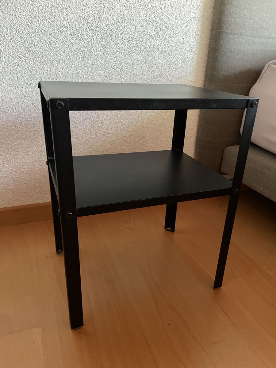Nachttische: Beistelltisch schwarz Metall – Gebraucht aus St. Gallen von Jackywismer