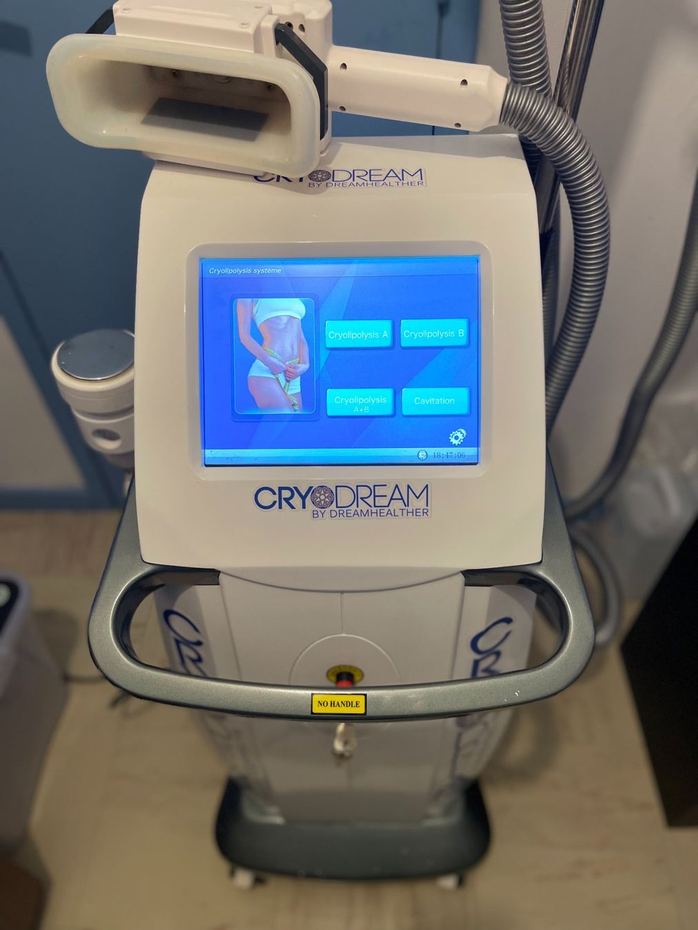 Attrezzature mediche: Machine cryolipolyse professionnelle – Usato da Genève venduto da pil_m8m5 5