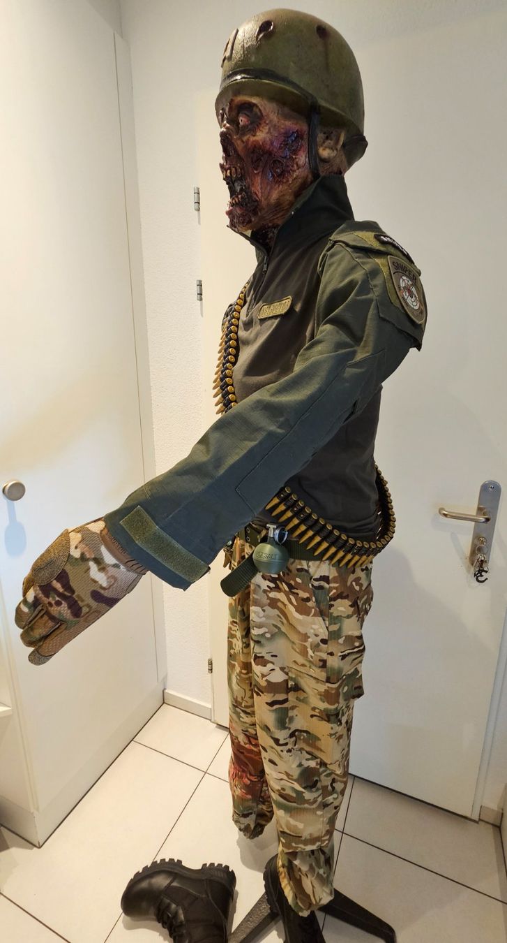 Toutes les décorations: HALLOWEEN/ HORROR ZOMBIE SOLDAT – Neuf (Voir description) à Root par LifestyleAccessoires 2