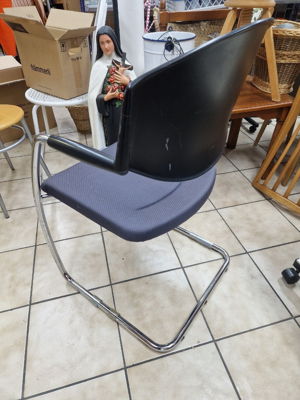 Giroflex Poltrone: Freischwinger, Giroflex Stuhl, Top Zustand, Freischwinger – Usato da Mörigen venduto da Clio111 4