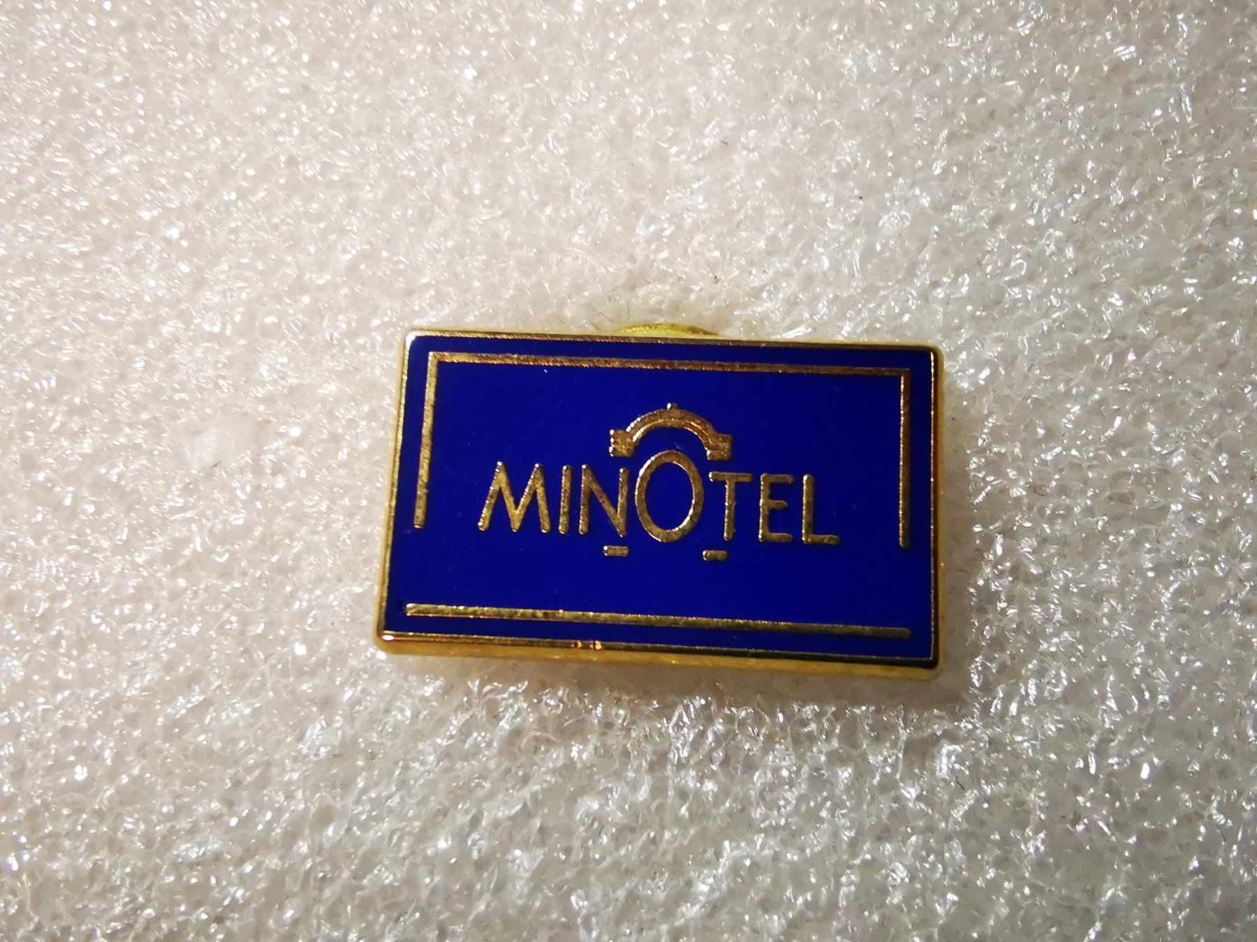 Placchette & Badge: Ansteckpin 6: Minotel – Usato da Oppligen venduto da Pin-Fall-Shop
