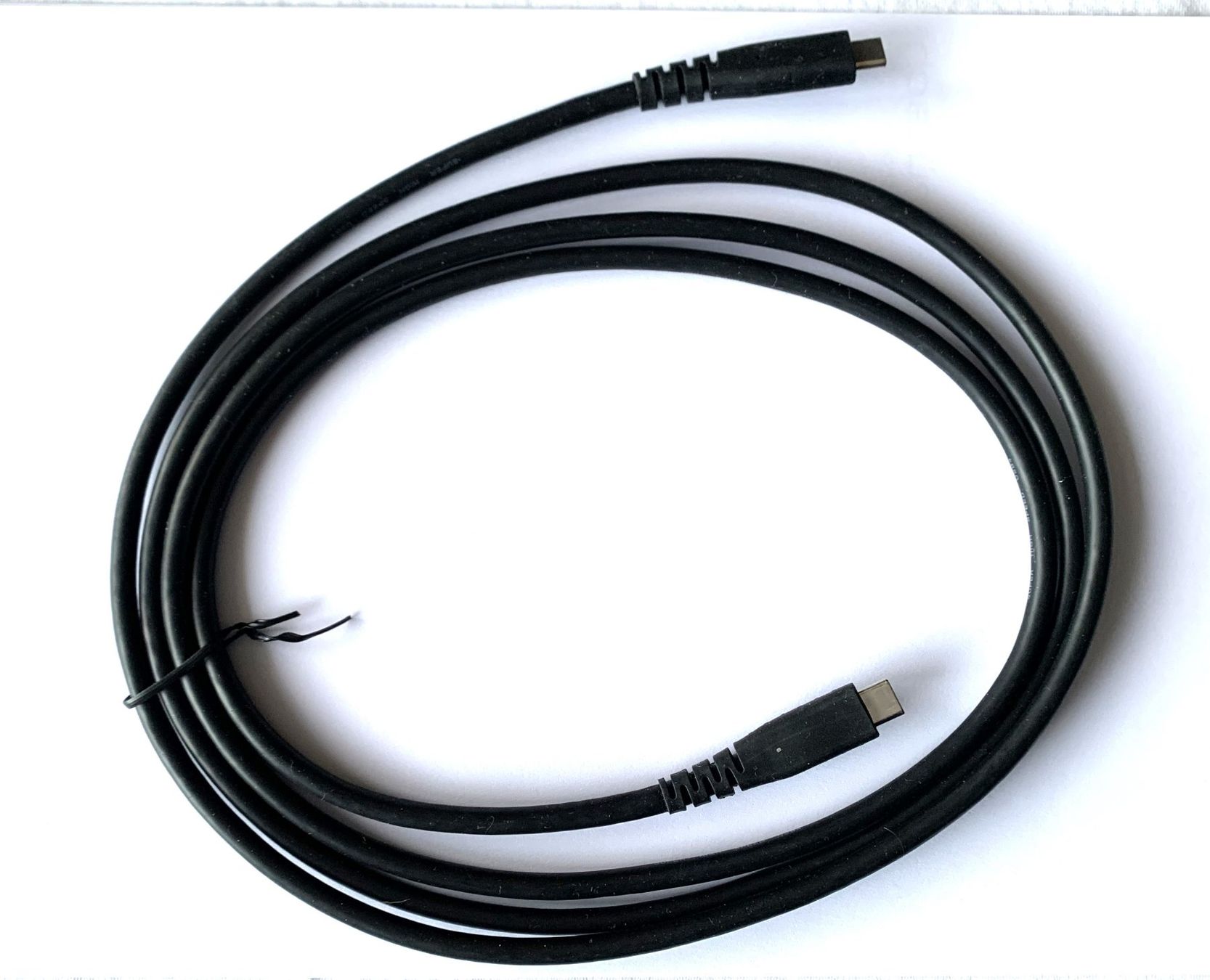 Kabel: USB-C zu USB-C  2m Datenkabel - Typ: Super High Speed USB4 – Gebraucht aus Stetten SH von Tardelli